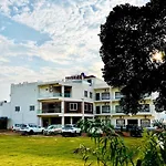 Jhumar Resort And Restaurant